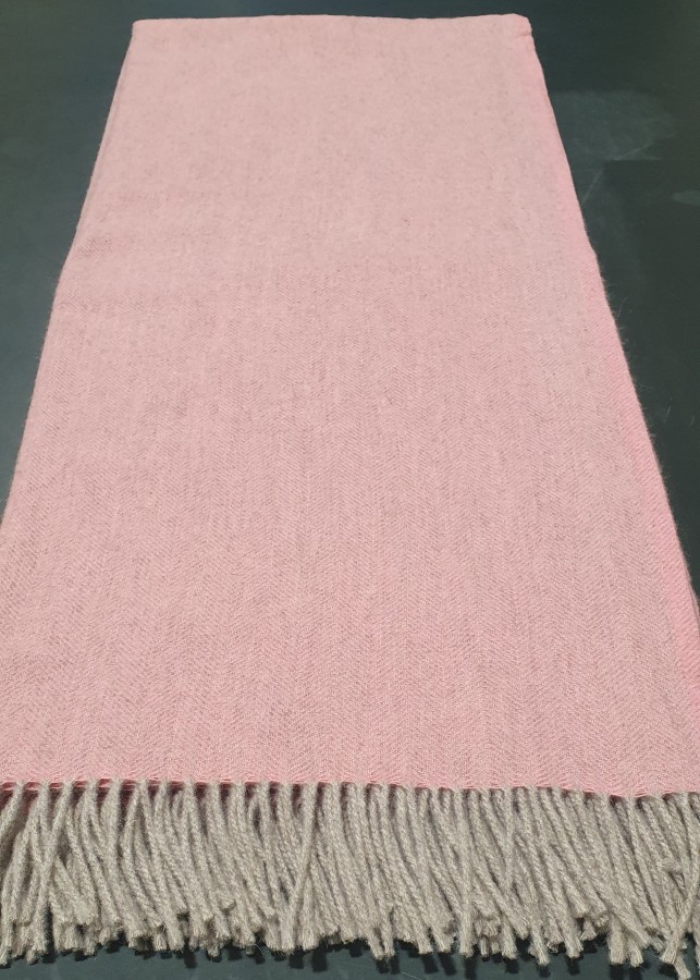  „Classic 7-18“ -  ružavos spalvos merino vilnos pledas rusvais kutais