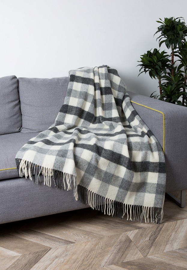 "Eli 2-11" Pure New Wool throw  in white  and gray checkers